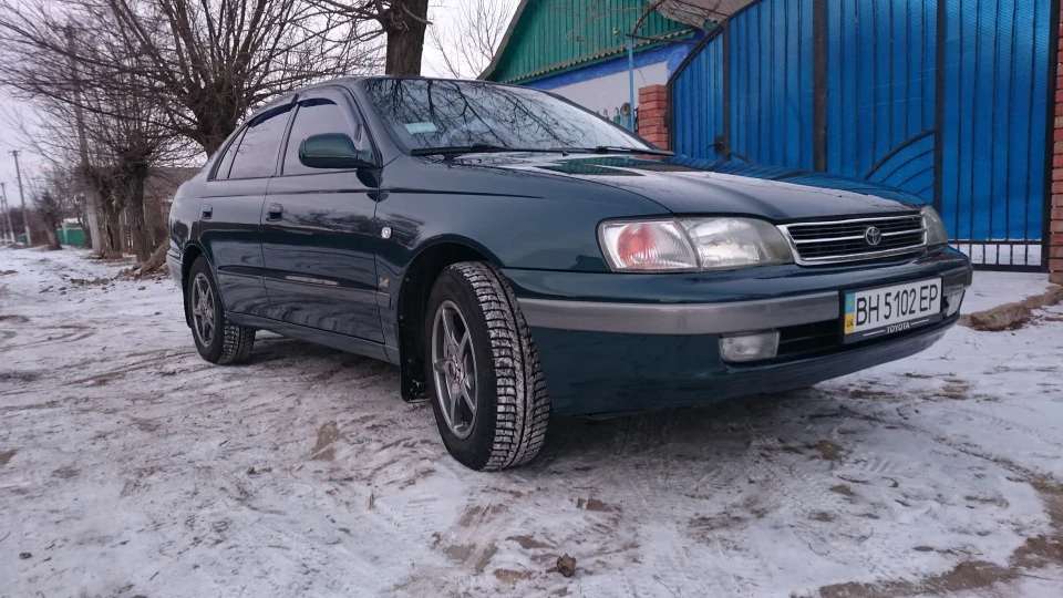 Toyota Carina E 2