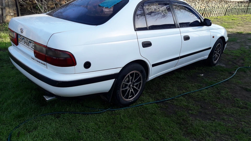 Toyota Carina E 3
