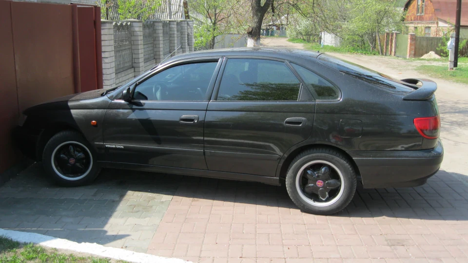 Toyota Carina E 3