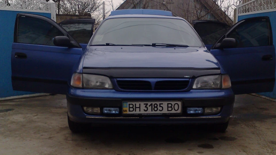 Toyota Carina E 2