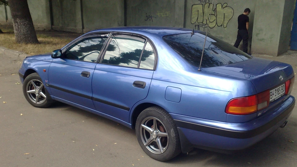 Toyota Carina E 5