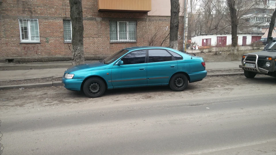 Toyota Carina E 1.8 2