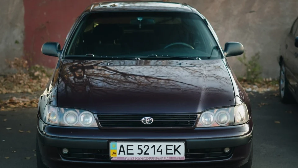 Toyota Carina E 2-літровий літак 3