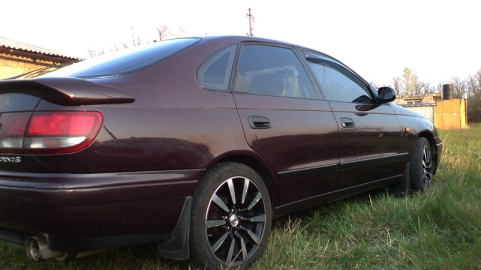 Toyota Carina E 2.0 GLI 2
