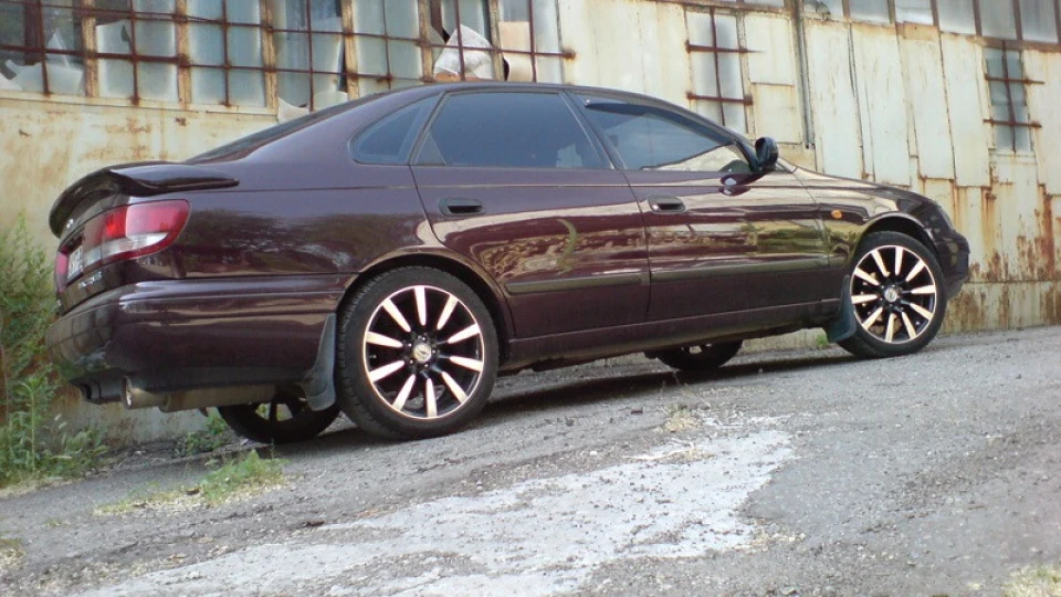 Toyota Carina E 2.0 GLI 5