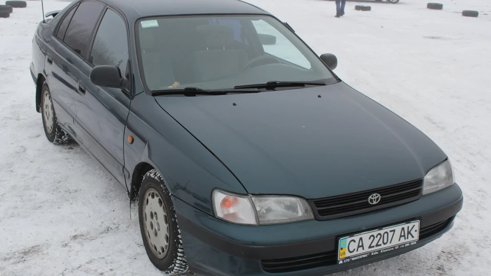 Toyota Carina E Акула