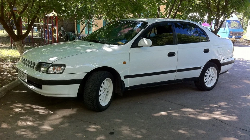 Toyota Carina E білизна 2.0 5