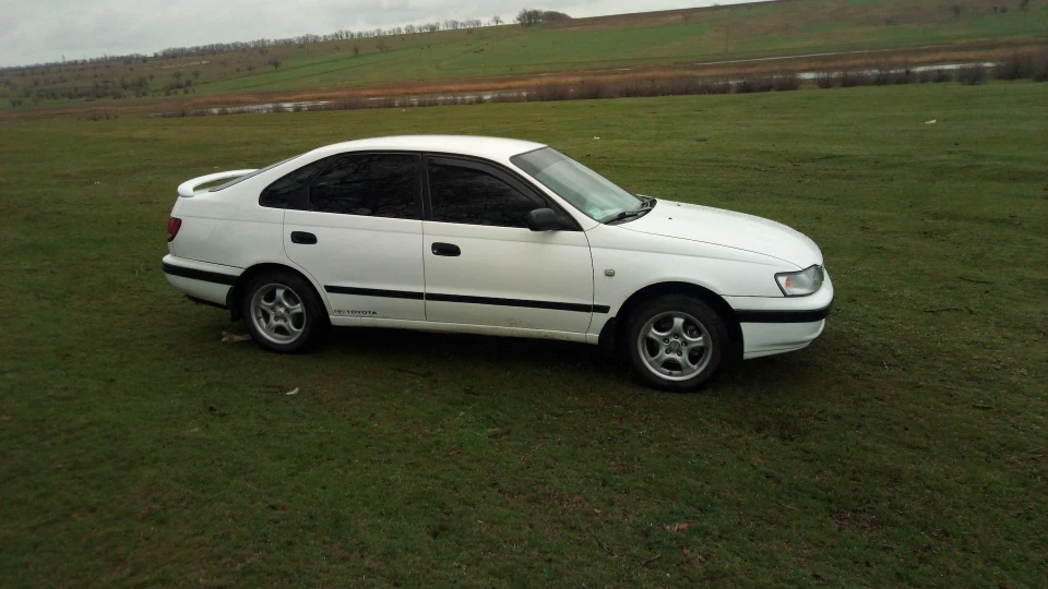 Toyota Carina E Білочка 2