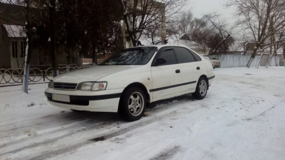Toyota Carina E Білочка 3