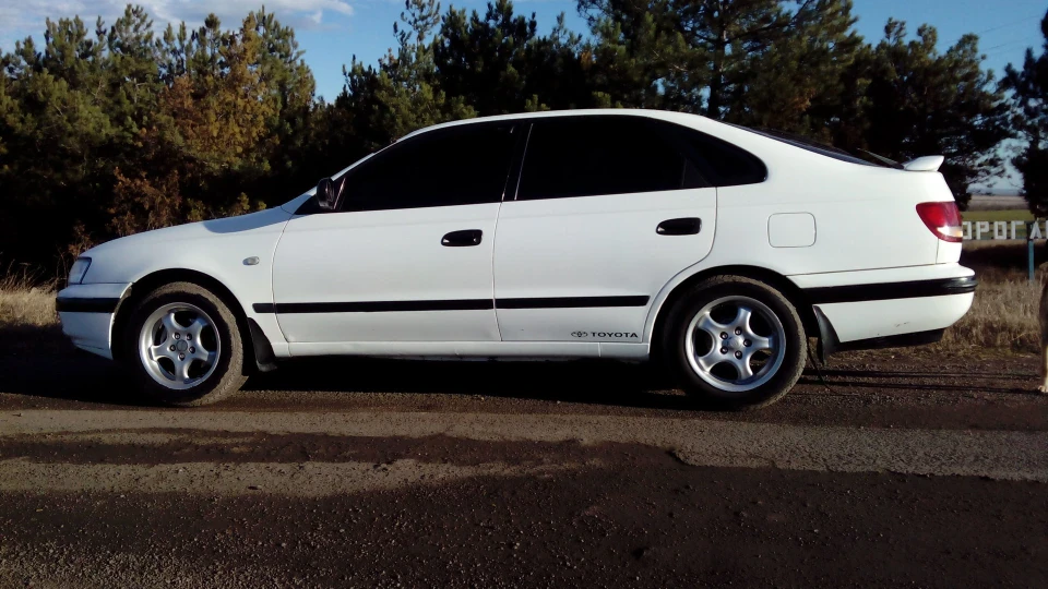 Toyota Carina E Білочка 5