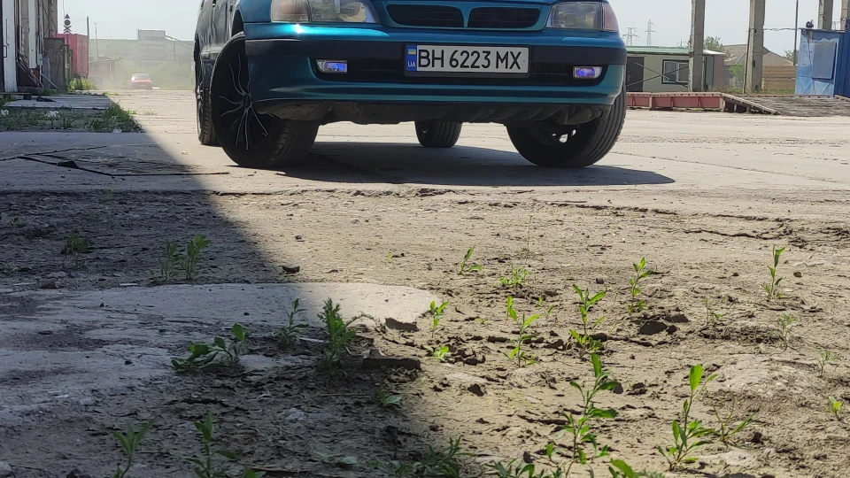 Toyota Carina E Березовий перламутр 2