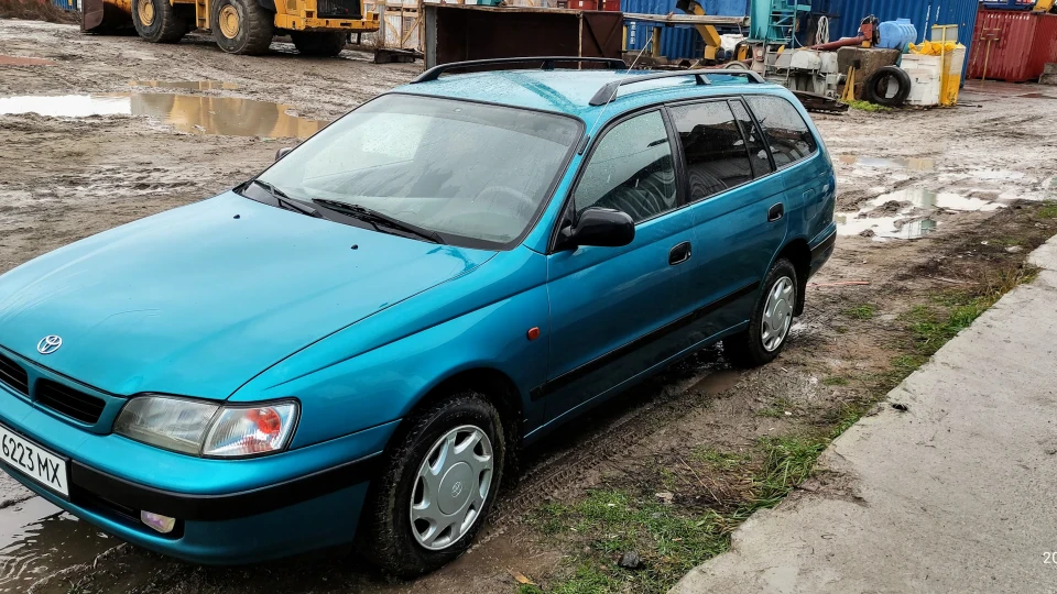 Toyota Carina E Березовий перламутр 4