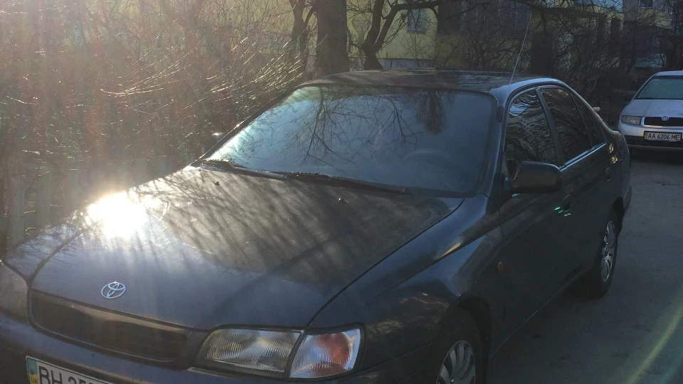 Toyota Carina E Дракоша