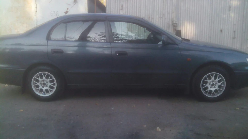 Toyota Carina E Карина Євгенівна
