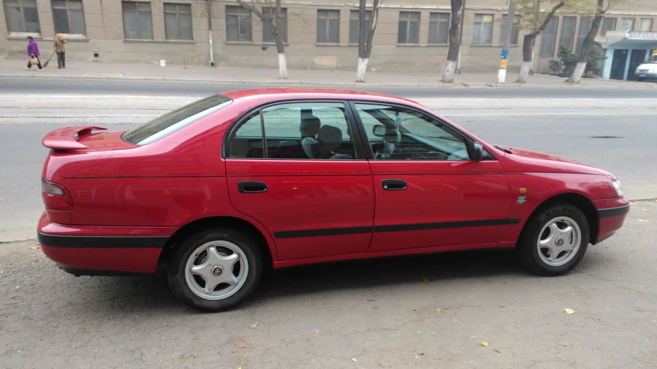 Toyota Carina E Червона Каріша 2