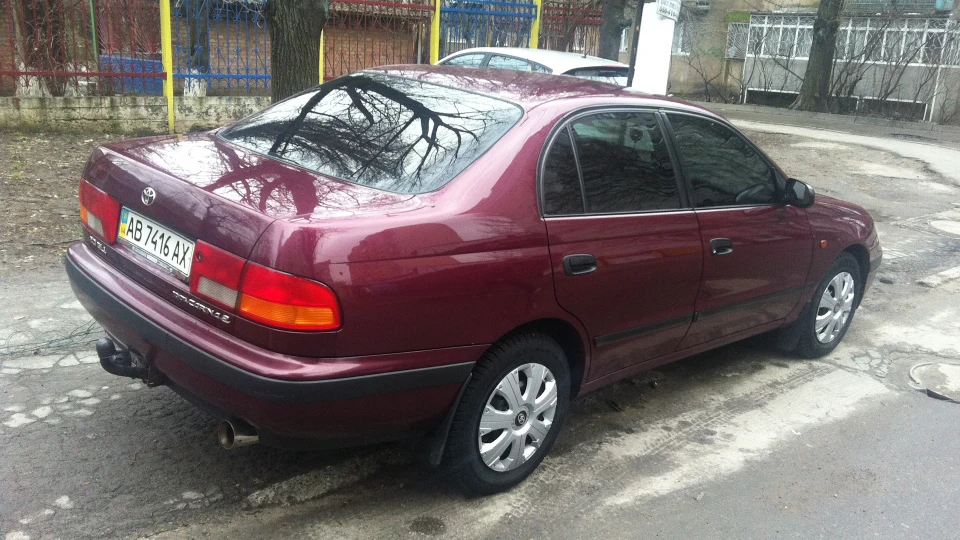 Toyota Carina E RED ARROW