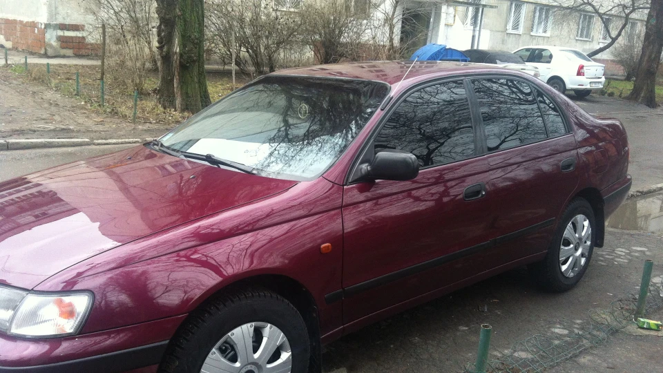 Toyota Carina E RED ARROW 3