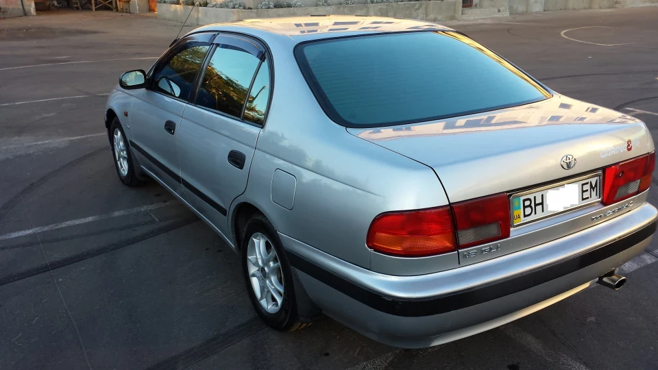 Toyota Carina E Срібляста красуня 2