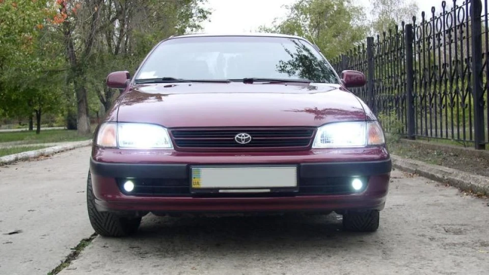 Toyota Carina E старе нове авто 2