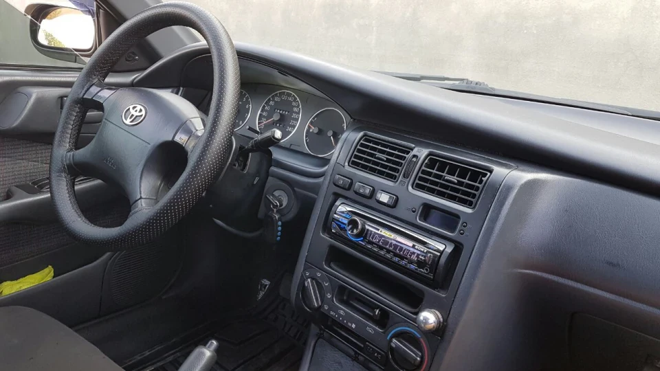 Toyota Carina E XLi 2