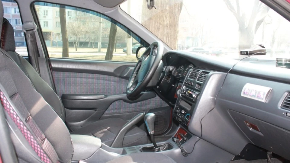Toyota Carina E XLi 5