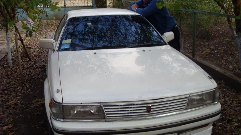 Toyota Carina ED біленька