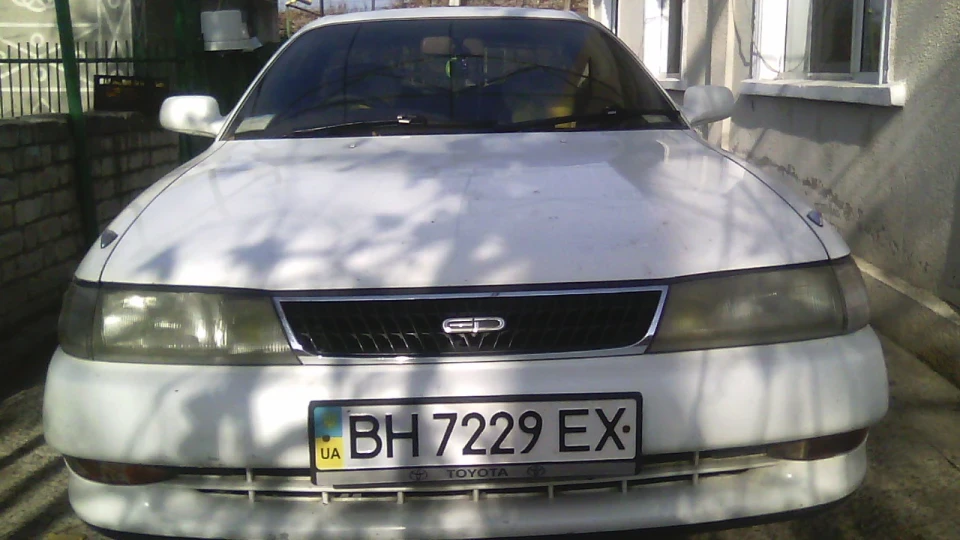 Toyota Carina ED білосніжка 2