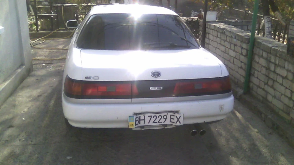Toyota Carina ED білосніжка 3