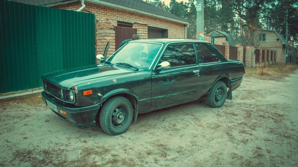 Toyota Carina 4