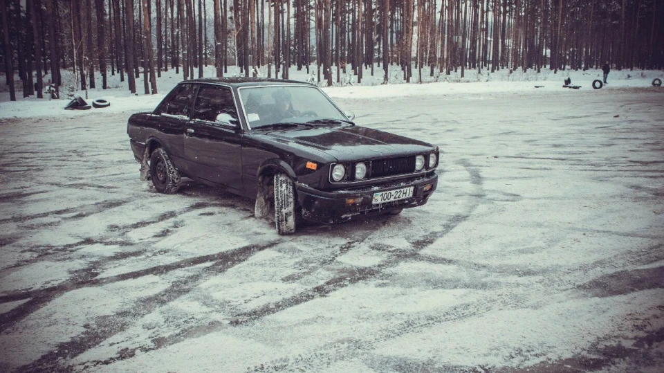 Toyota Carina 5
