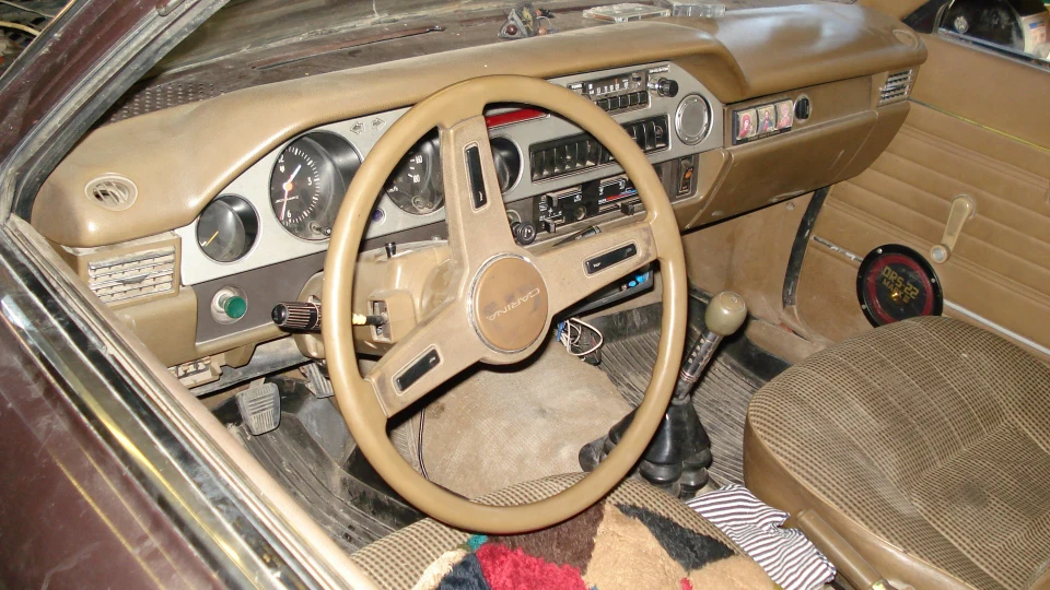 Toyota Carina 2