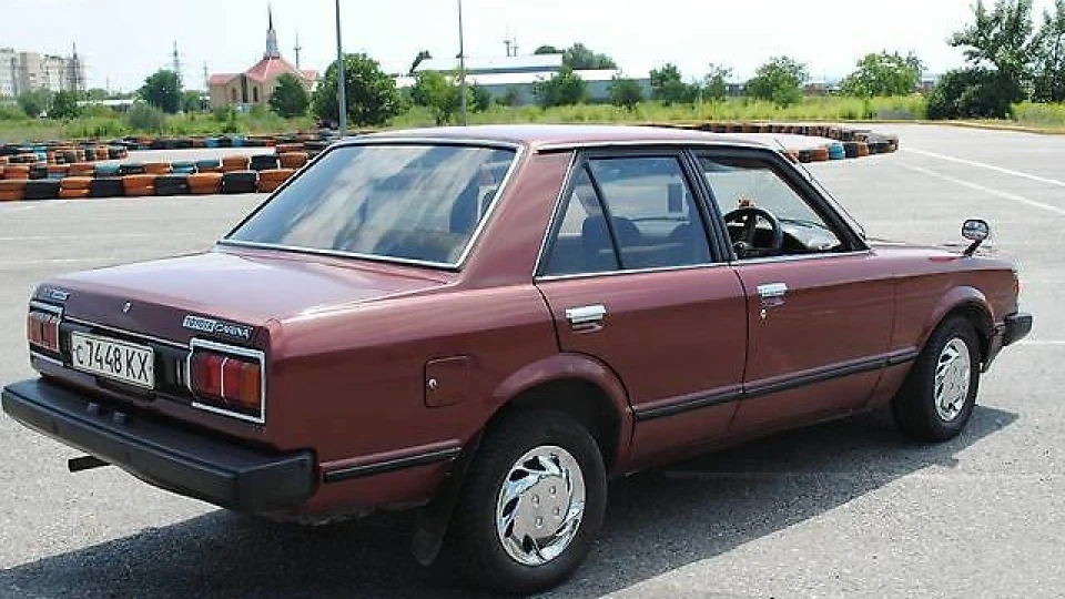 Toyota Carina 2