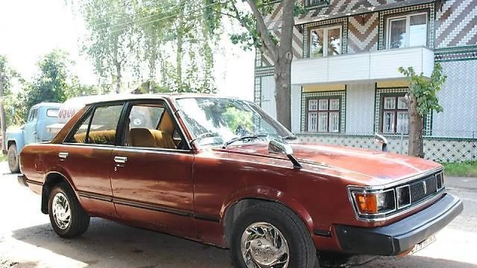 Toyota Carina 4