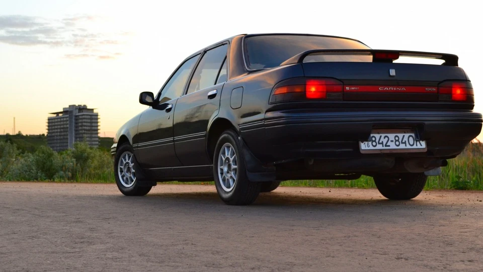 Toyota Carina 4