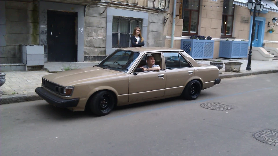 Toyota Carina 2