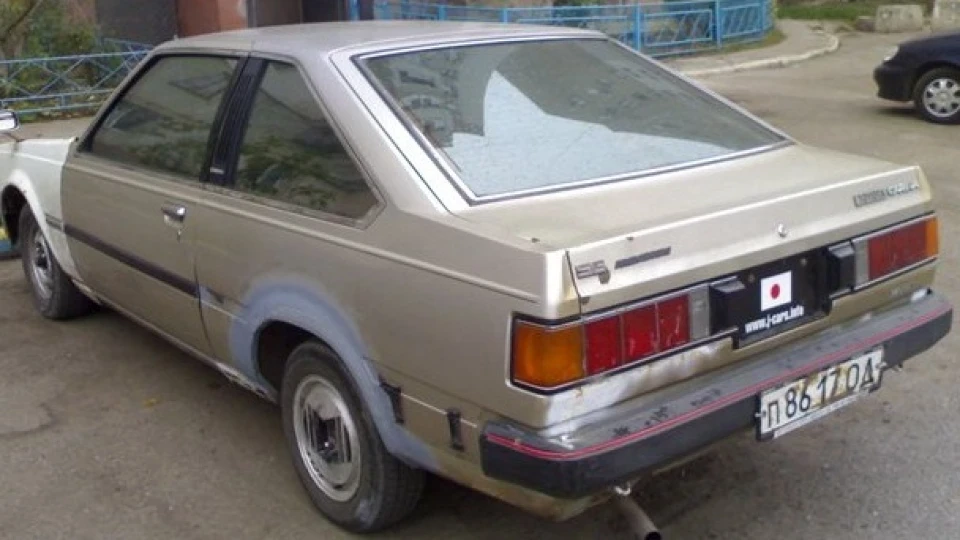 Toyota Carina AA60 Coupe 4