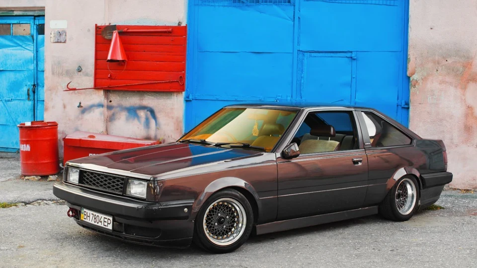 Toyota Carina Coupe AA60 3