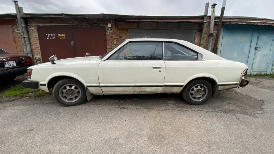 Toyota Carina GT 4