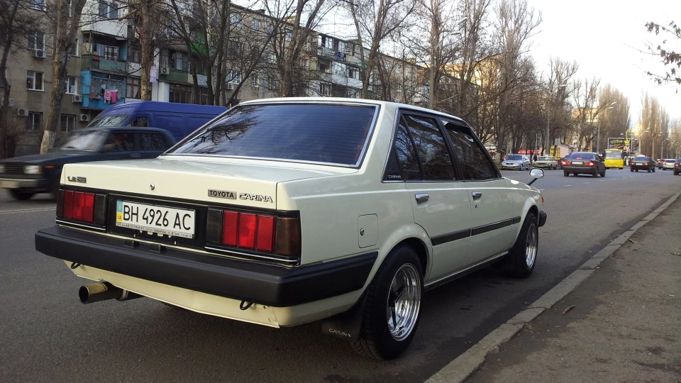 Toyota Carina Old School
