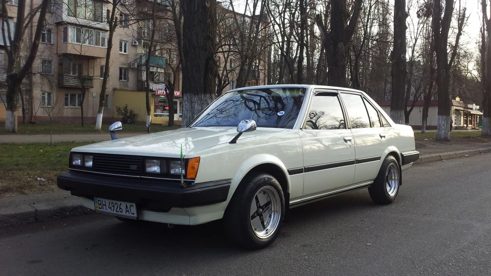 Toyota Carina Old School 2