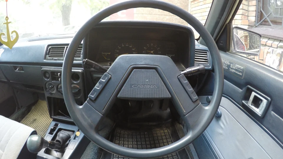 Toyota Carina Risovozka 2