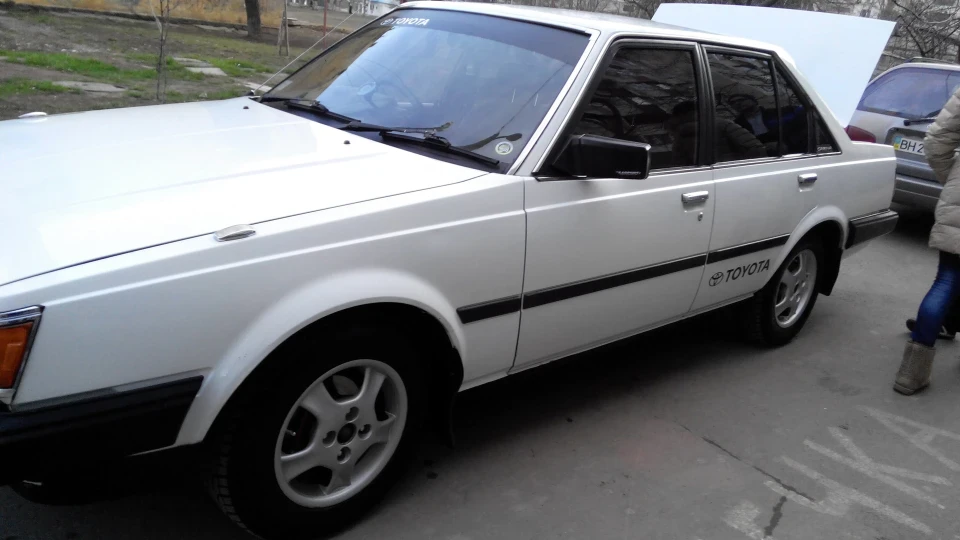 Toyota Carina скуповата ластівка 2