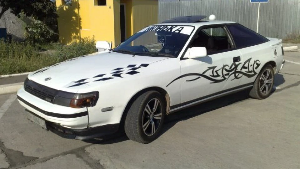 Toyota Celica біленька