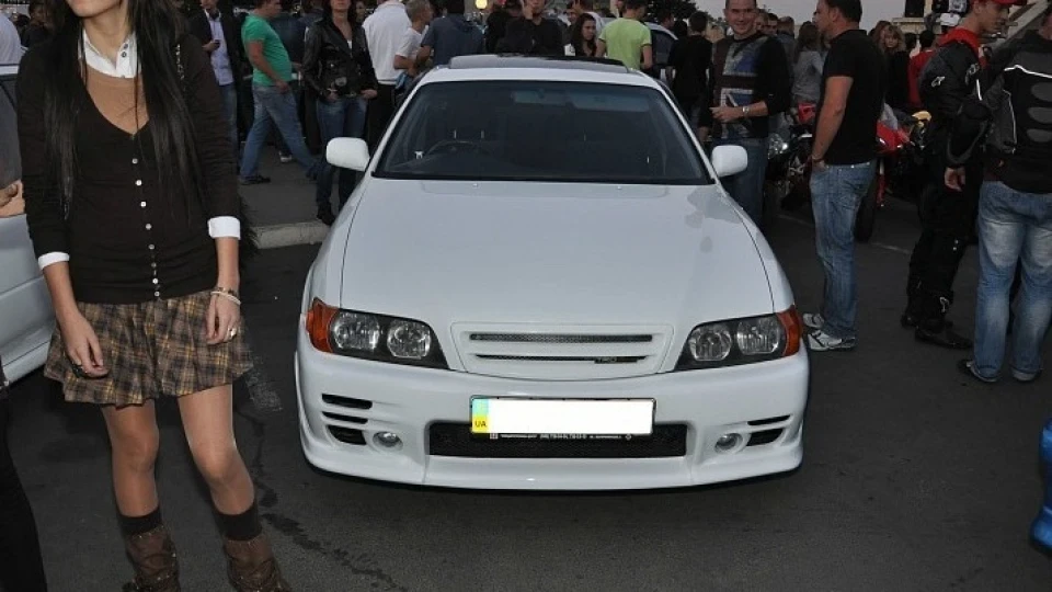 Toyota Chaser Tourer V TRD Sport R154 4