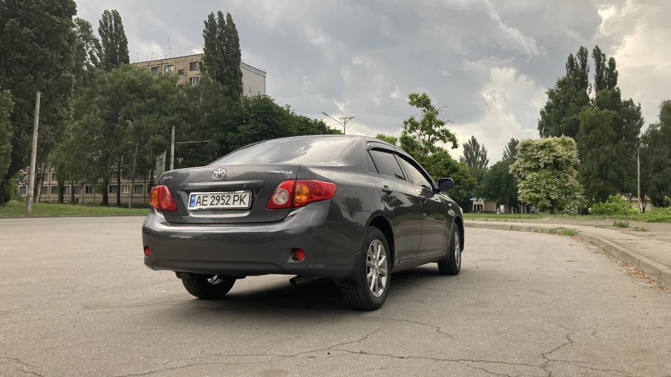 Toyota Corolla 2