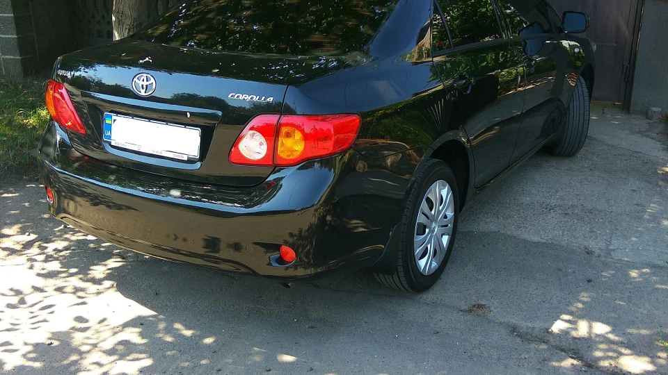 Toyota Corolla 黒 3