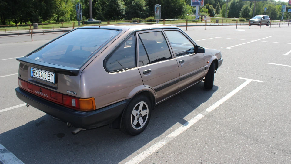 Toyota Corolla 1,3 автомат