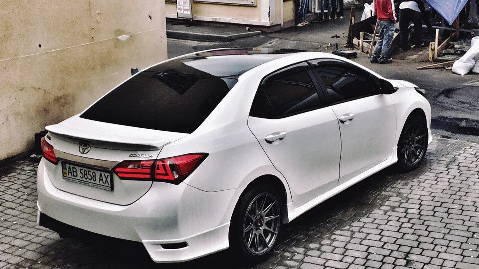 Toyota Corolla 1.3 біла королева 2