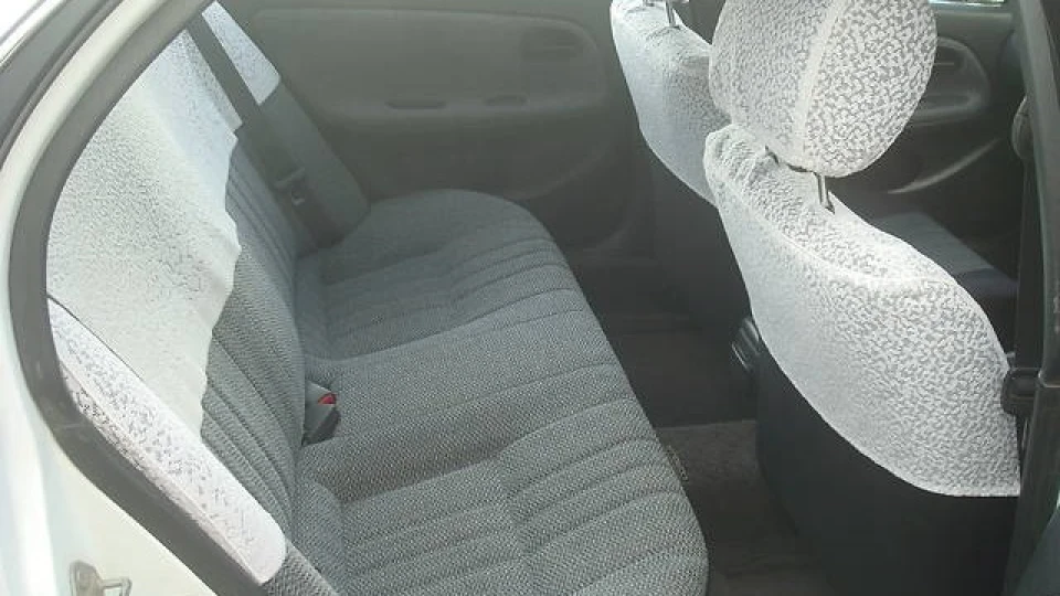 Toyota Corolla 1.3 LX limited 5