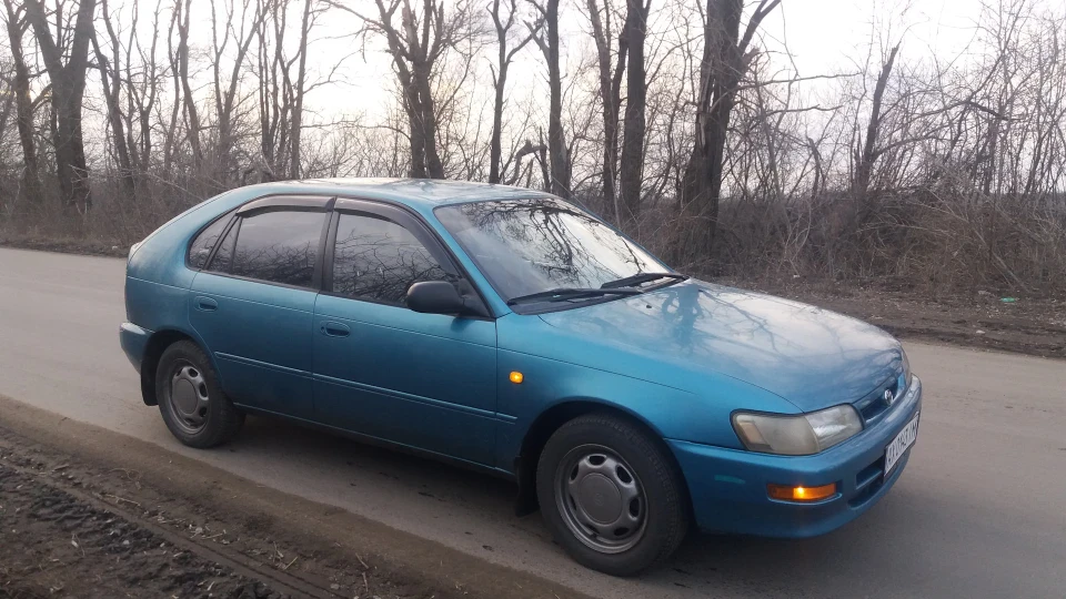 Toyota Corolla 1.3 XLi 2